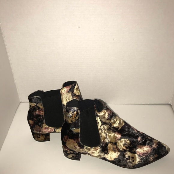 Topshop Chelsea Krazy Pointed Floral Velvet Boots - Picture 3 of 8